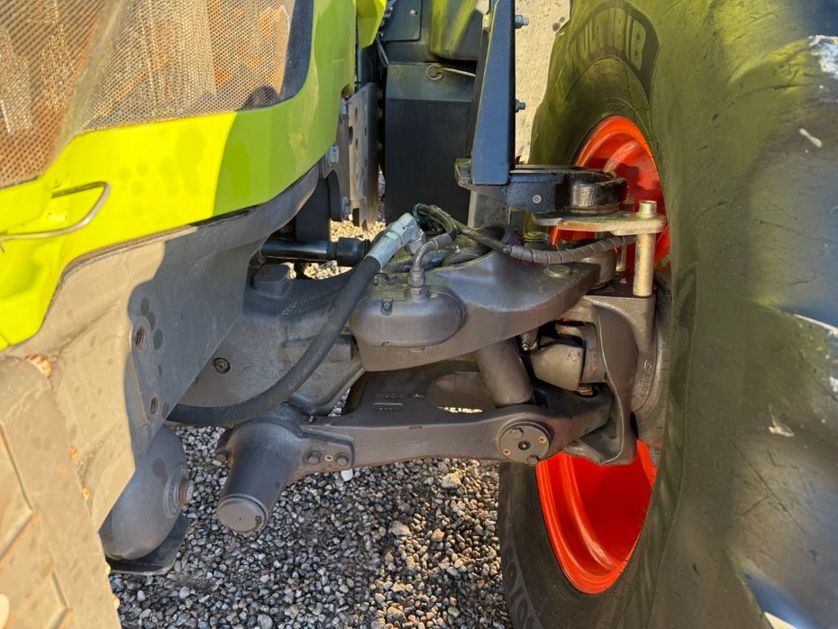 CLAAS ARION 650 C Matic Med frontpto - Traktorer - Traktorer 4 wd - 4