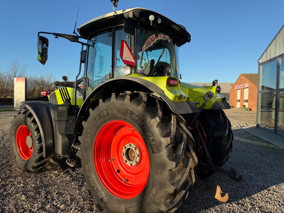 CLAAS ARION 650 C Matic Med frontpto - Traktorer - Traktorer 4 wd - 5