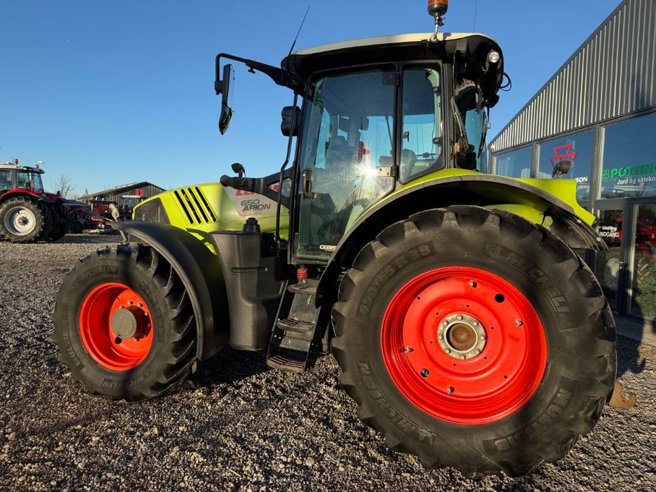 CLAAS ARION 650 C Matic Med frontpto - Traktorer - Traktorer 4 wd - 2