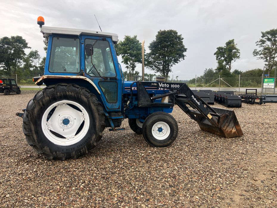 Ford FORD 7610 II med Frontlæsser - Traktorer - Traktorer 2 wd - 2