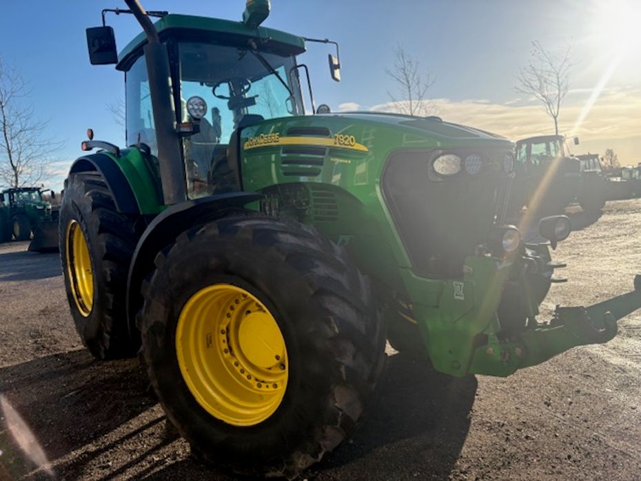 John Deere 7920 AUTOPOWER M AUTOTRAC READY, FRONTLIFT - Traktorer - Traktorer 4 wd - 5