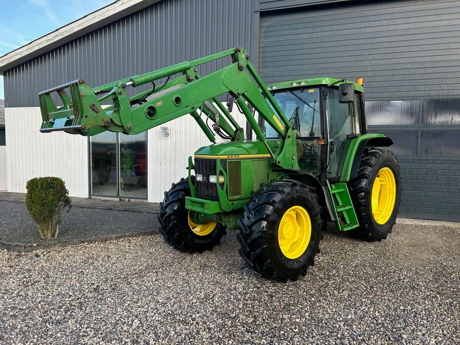 John Deere 6600 med Hauer POM S130 frontlæsser - Traktorer - Traktorer 4 wd - 4