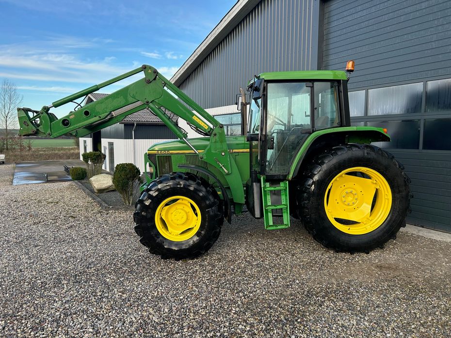 John Deere 6600 med Hauer POM S130 frontlæsser - Traktorer - Traktorer 4 wd - 2