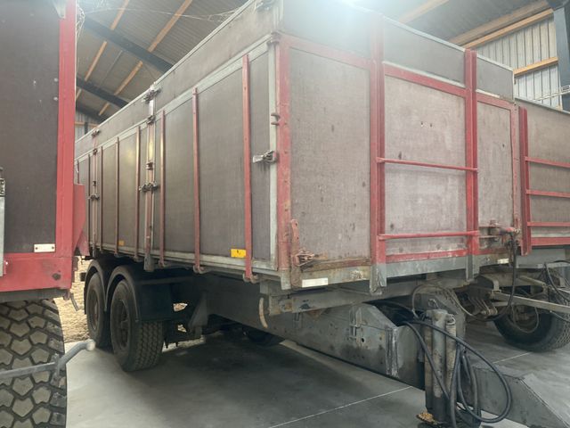 JJ Vogne Boggivogn og hænger. 3 vejstip på begge vogne.