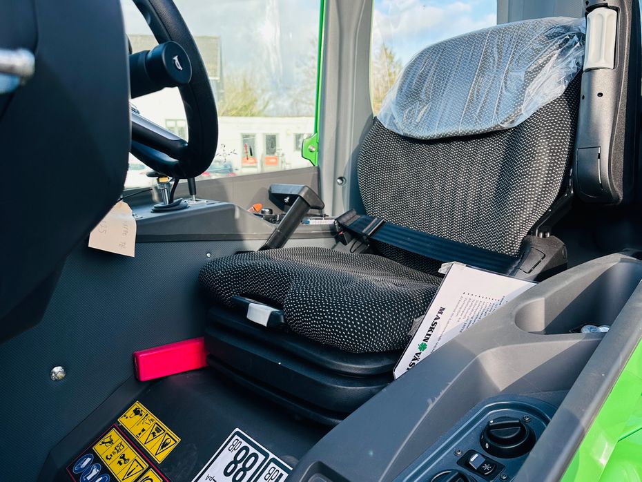 Avant / Staldkat 860i Avant 860i med GT kabine - Læssemaskiner - Minilæssere - 12