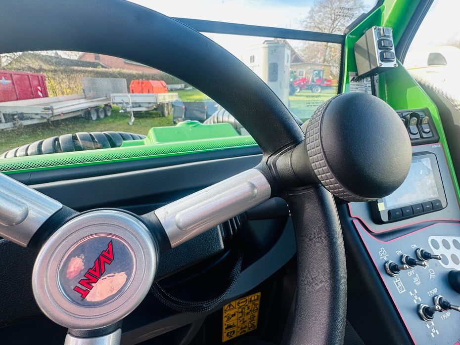 Avant / Staldkat 860i Avant 860i med GT kabine - Læssemaskiner - Minilæssere - 11