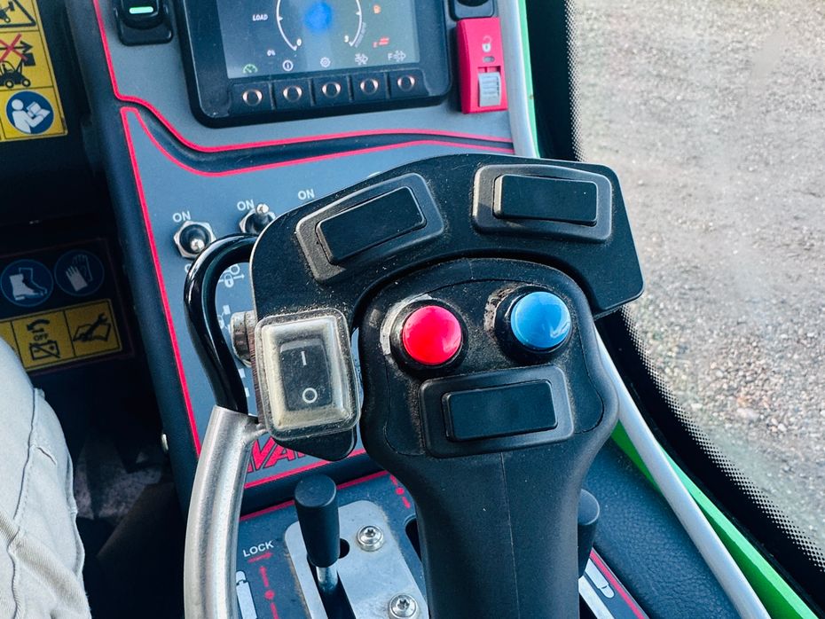 Avant / Staldkat 760i Avant 760i GT kabine - Læssemaskiner - Minilæssere - 9