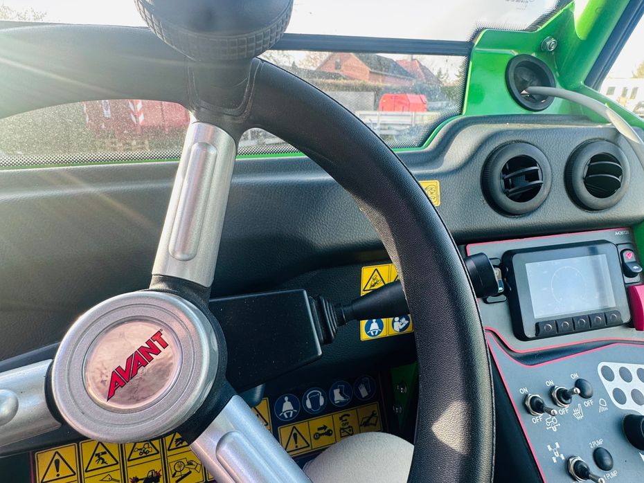 Avant / Staldkat 760i Avant 760i GT kabine - Læssemaskiner - Minilæssere - 12