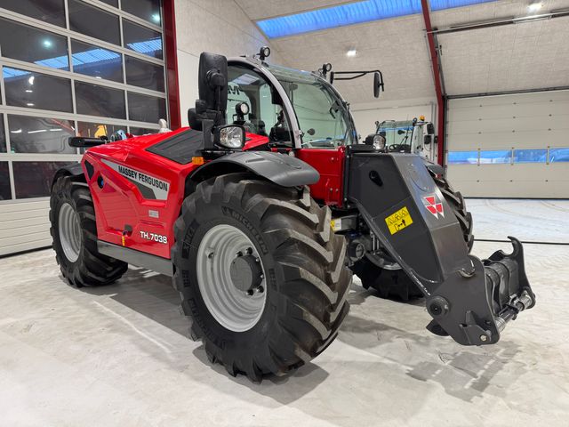 Massey Ferguson TH7038