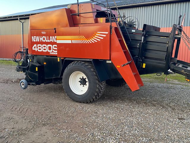 New Holland 4880  (90x120)