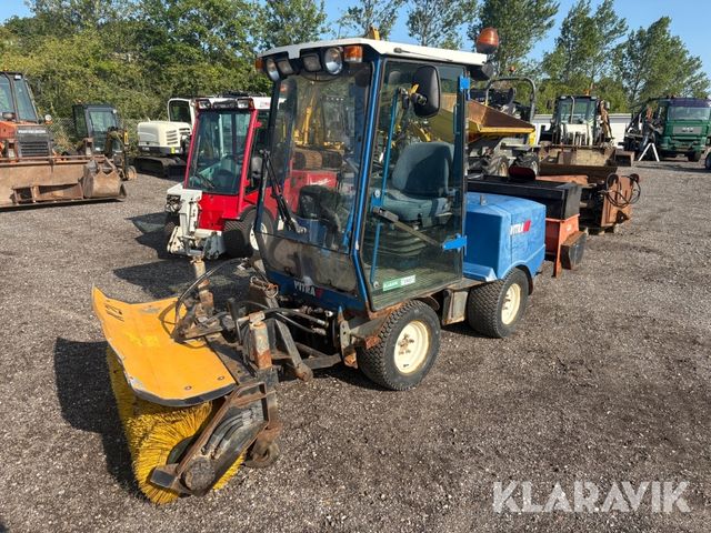 Vitra City 2000 med kost og saltspreder