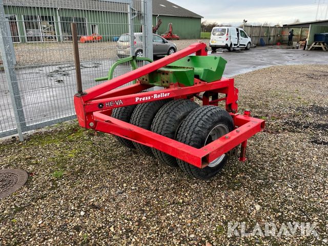 HE-VA Press Roller