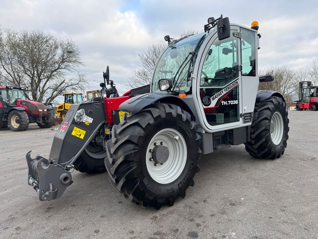Massey Ferguson TH7038