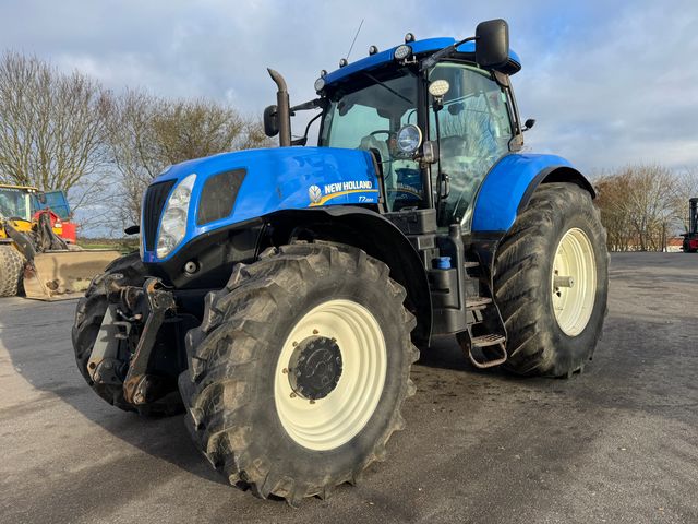 New Holland T7.220