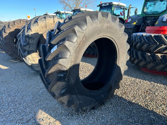 BKT 650/65R38