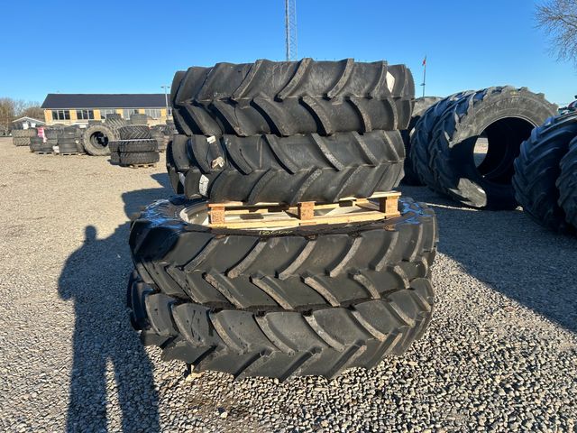 Good Year 380/90R54 + 380/80R38 - spor 2.25m 10 huls bag + stor NH/Case boring foran - NYE DÆK