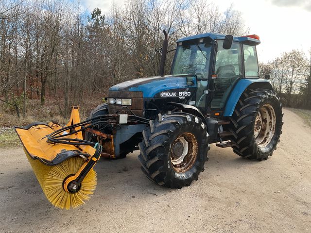 New Holland 8160