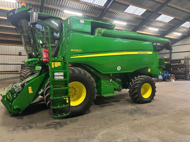 John Deere T660