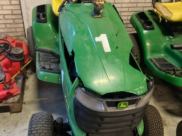 John Deere X304 PLÆNETRAKTOR