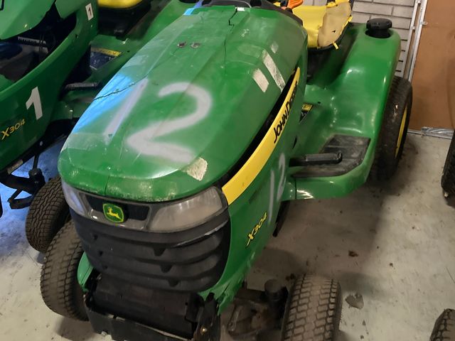 John Deere X304