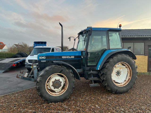 New Holland 8340