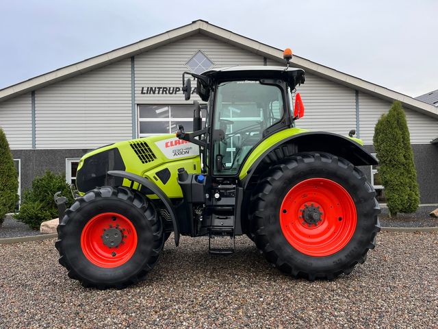 CLAAS Axion 830