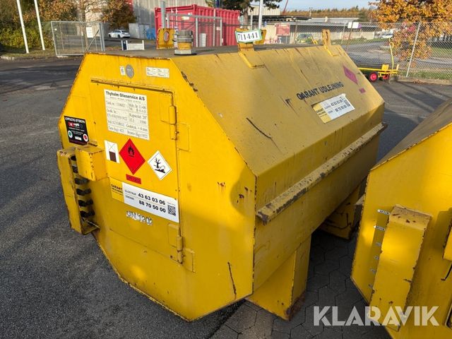 Thyholm Olieservice A/S 1500 liter med pumpe