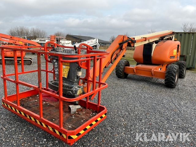 JLG 600AJ