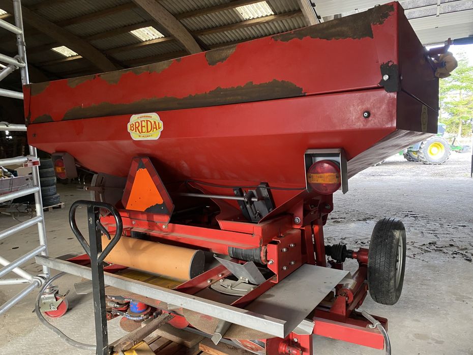 Bredal B2 - Gødningsmaskiner - Liftophængte gødningsspredere - 4