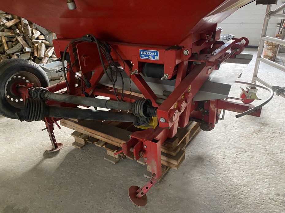 Bredal B2 - Gødningsmaskiner - Liftophængte gødningsspredere - 3