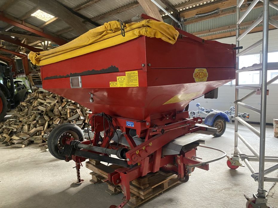 Bredal B2 - Gødningsmaskiner - Liftophængte gødningsspredere - 2