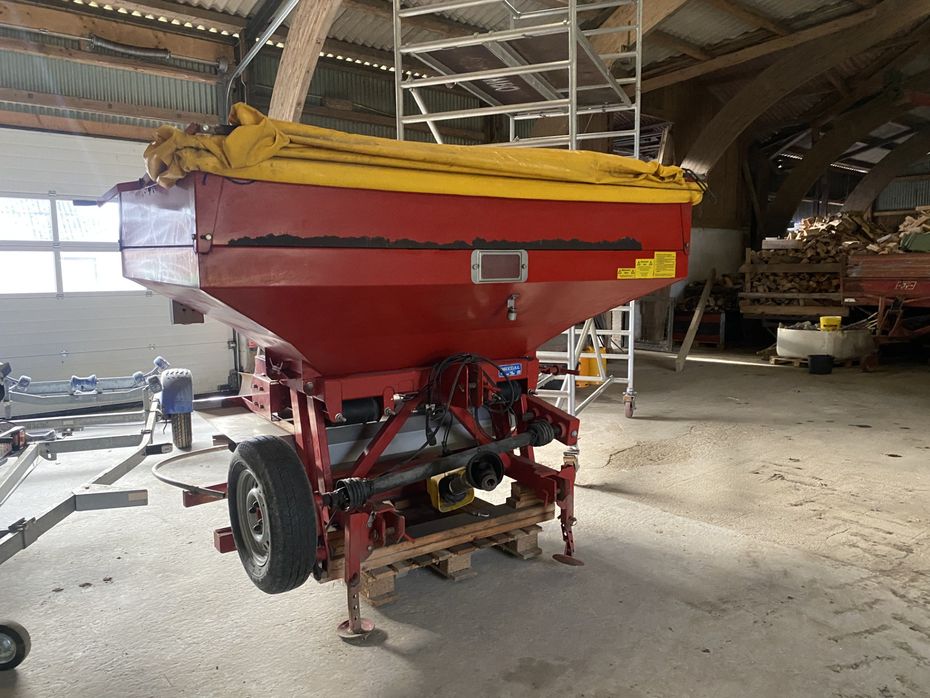 Bredal B2 - Gødningsmaskiner - Liftophængte gødningsspredere - 1