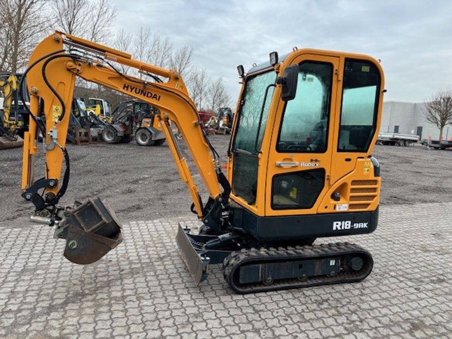 Hyundai R18-9AK - Minigravere - 1