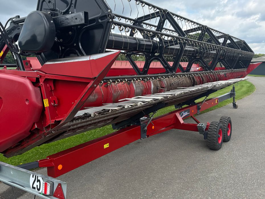 Case IH Axial Flow 5140 Case IH Axial Flow 5140 m. GPS & skærebord - Høstmaskiner - Mejetærskere - 8