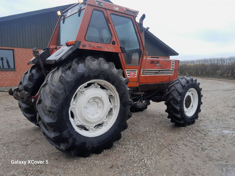 Fiat 1580 DT Turbo, Supercomfort 8.1 liters motor Krybe gear 1580 DT Supercomfort - Traktorer - Traktorer 4 wd - 3