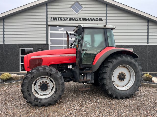 Massey Ferguson 8250