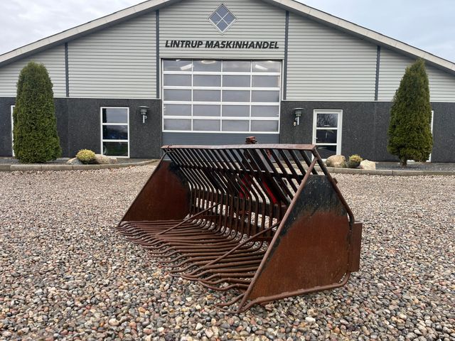 - - - Roeskovl / Stengreb