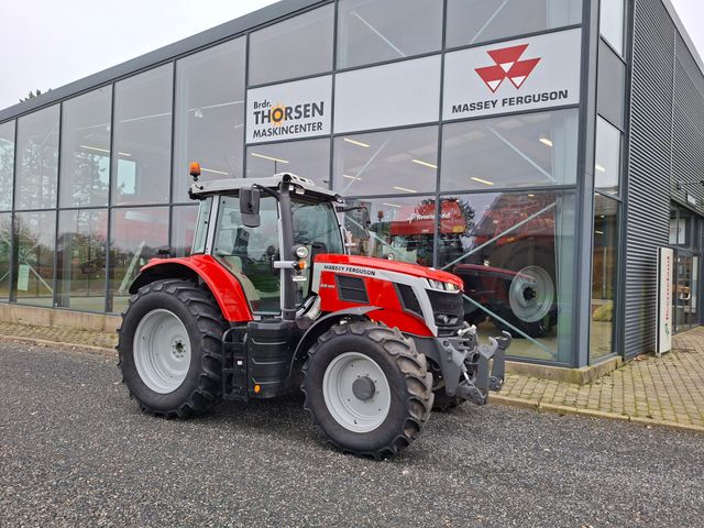 Massey Ferguson 6S.145 Dyna 6 Exclucive