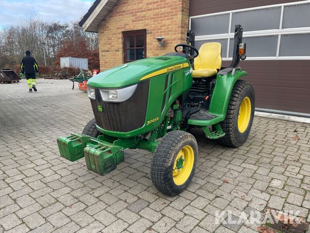 John Deere 3045R