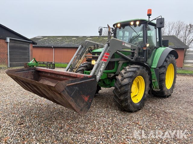 John Deere 6320 - Med frontlæsser