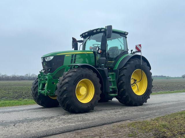 John Deere 6250R