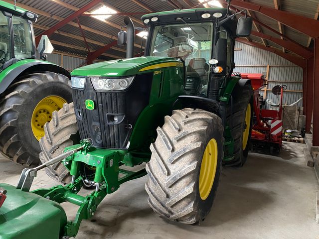 John Deere 7260R