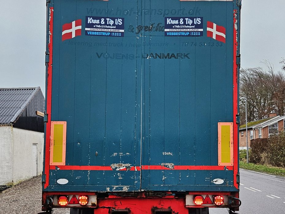 Renders Gardintrailer / nysynet / 4 drejbare aksler / truckbeslag - Lastbiler - Fast kasse - 3