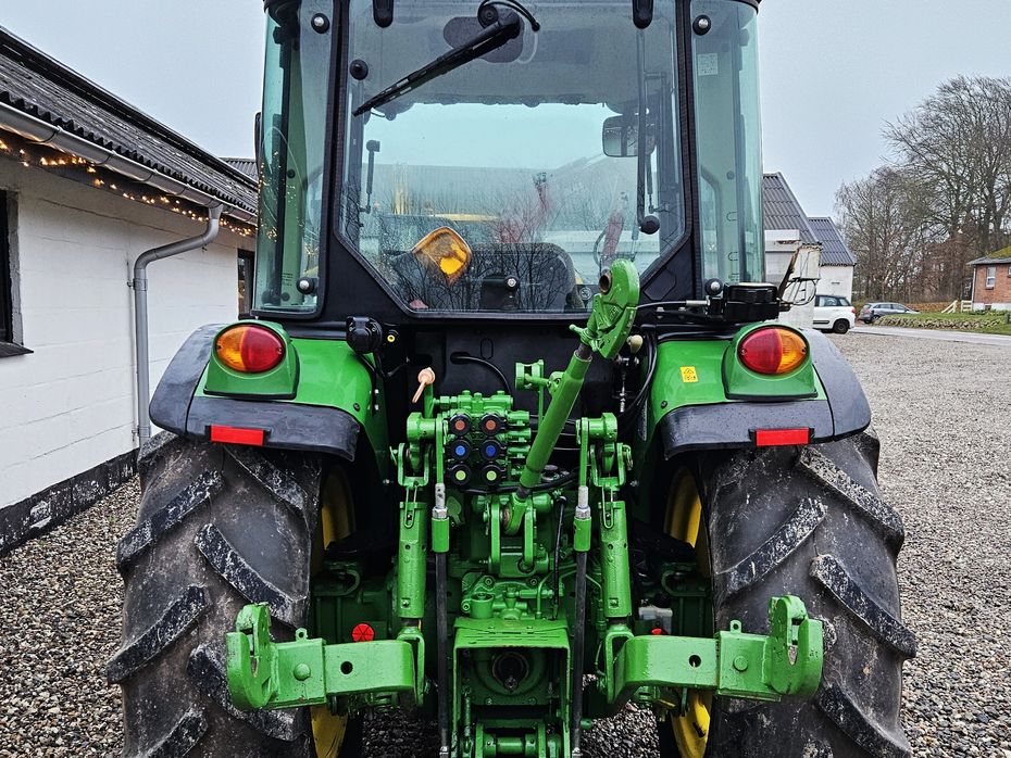 John Deere 5100 GF / meget pæn stand / 100 hk / 2400 timer - Traktorer - Traktorer 4 wd - 6