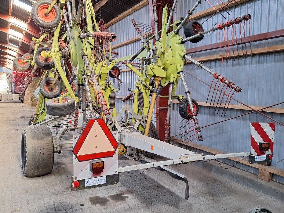 CLAAS Liner 3000 - Hø- og halmhåndtering - River og vendere - 3