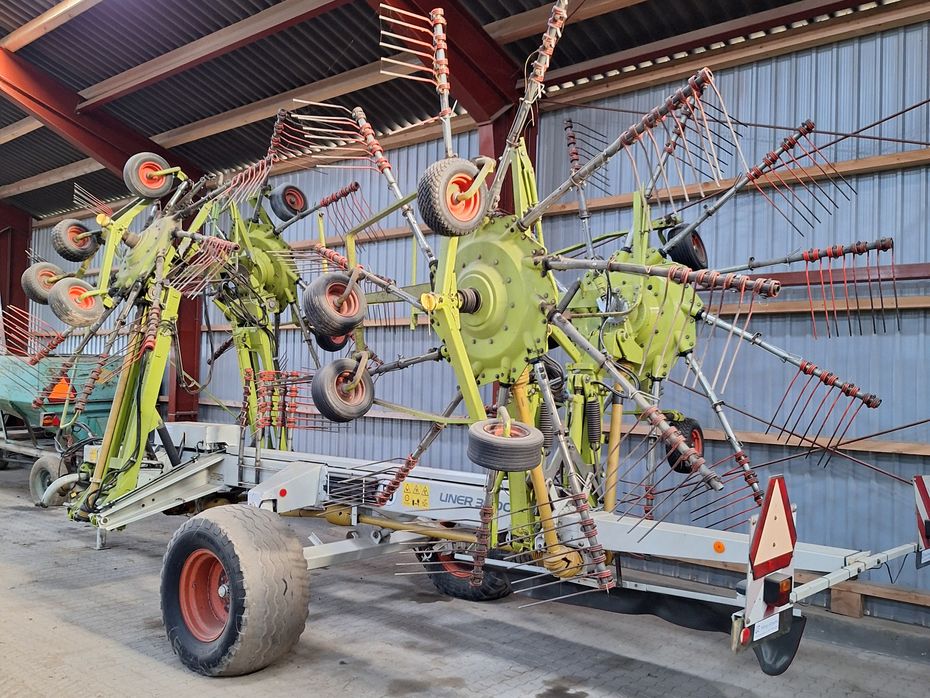 CLAAS Liner 3000 - Hø- og halmhåndtering - River og vendere - 2