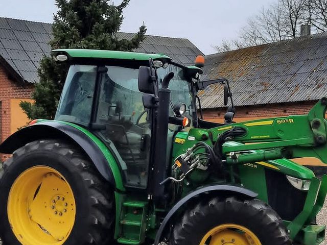 John Deere 5100R