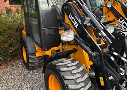 JCB 403 Plus Agri Med kabine og 30 kmt