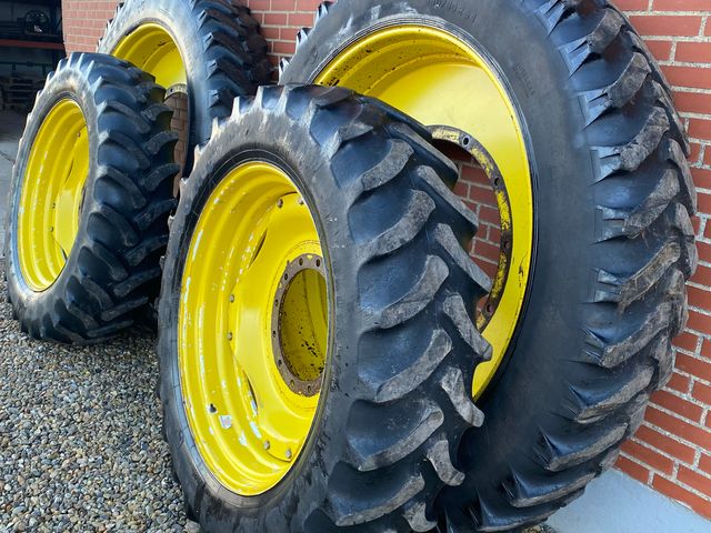 Titan 380/90R54 og 380/80R38