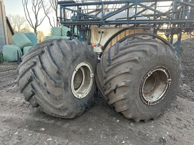 Goodyear 66X43.00-25